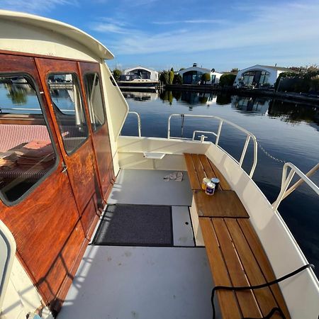 Suesses Motorboot - Bremen Ueberseestadt Exterior foto