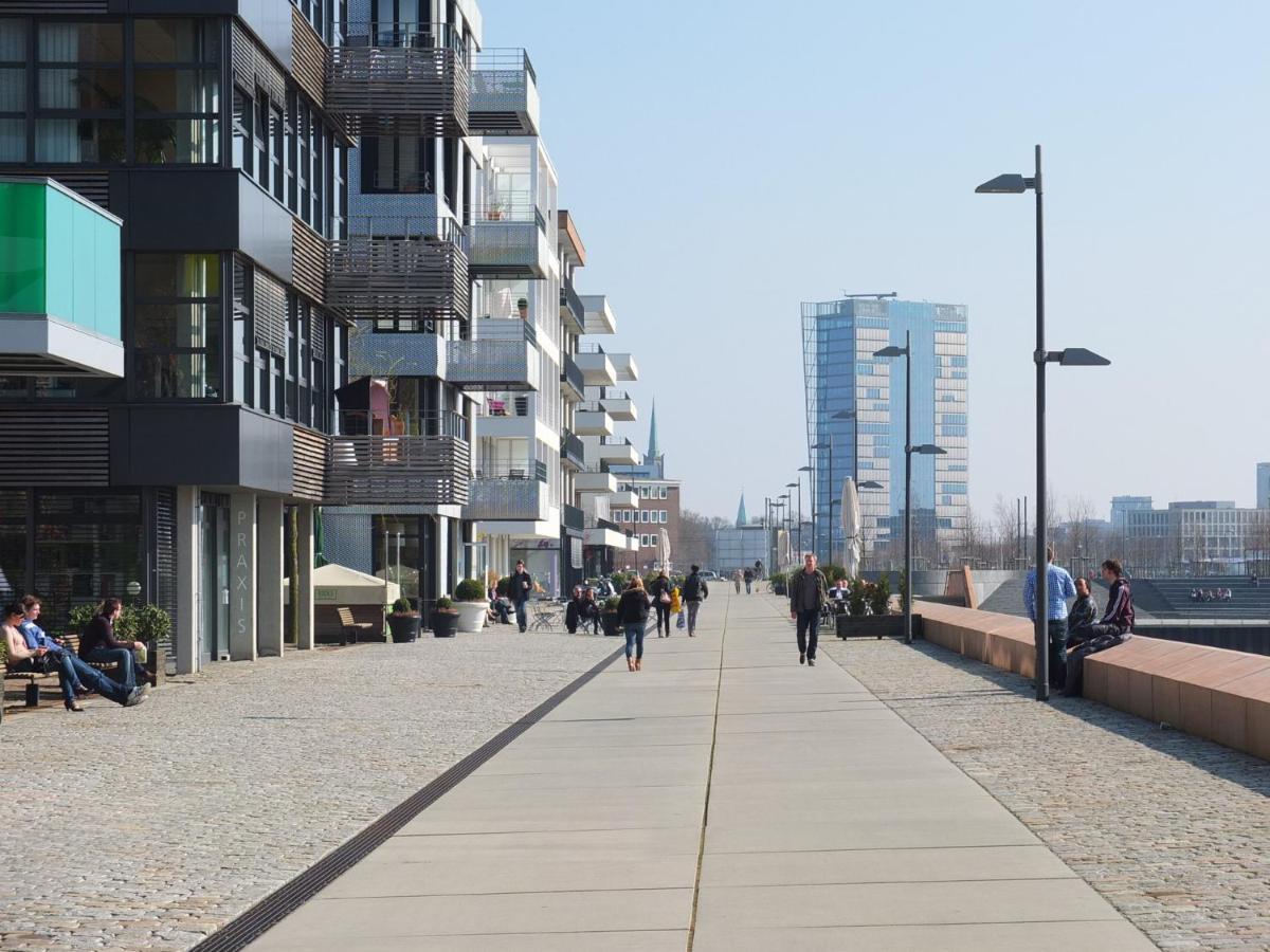 Suesses Motorboot - Bremen Ueberseestadt Exterior foto