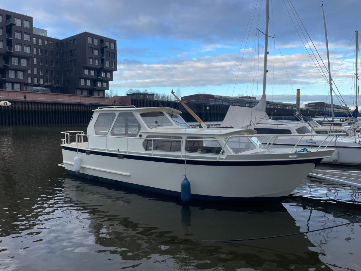 Suesses Motorboot - Bremen Ueberseestadt Exterior foto