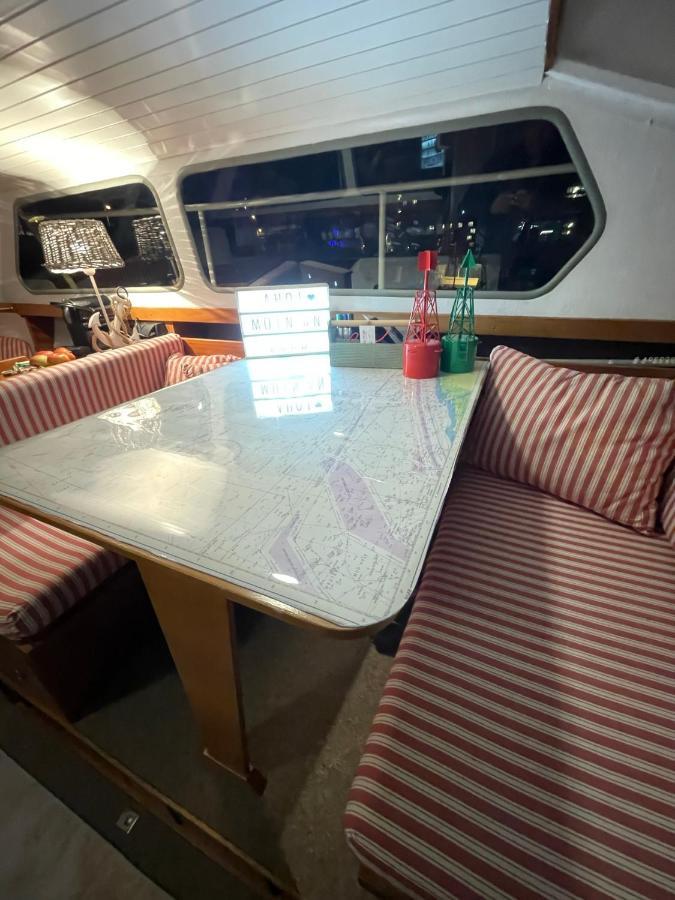 Suesses Motorboot - Bremen Ueberseestadt Exterior foto