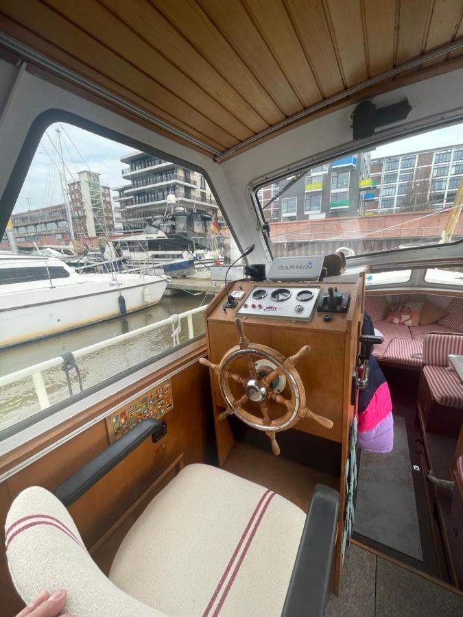 Suesses Motorboot - Bremen Ueberseestadt Exterior foto