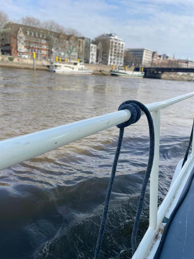 Suesses Motorboot - Bremen Ueberseestadt Exterior foto
