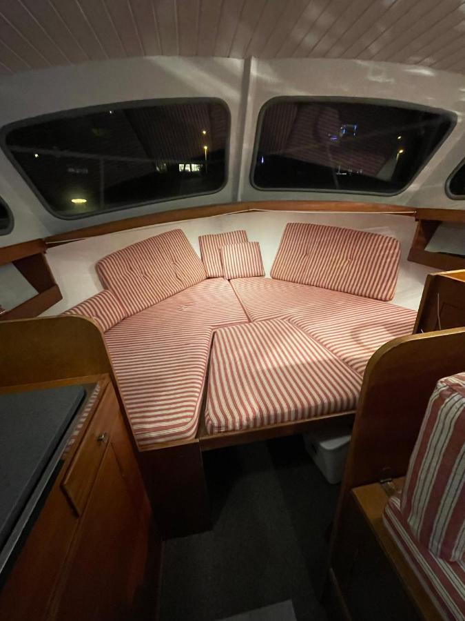 Suesses Motorboot - Bremen Ueberseestadt Exterior foto