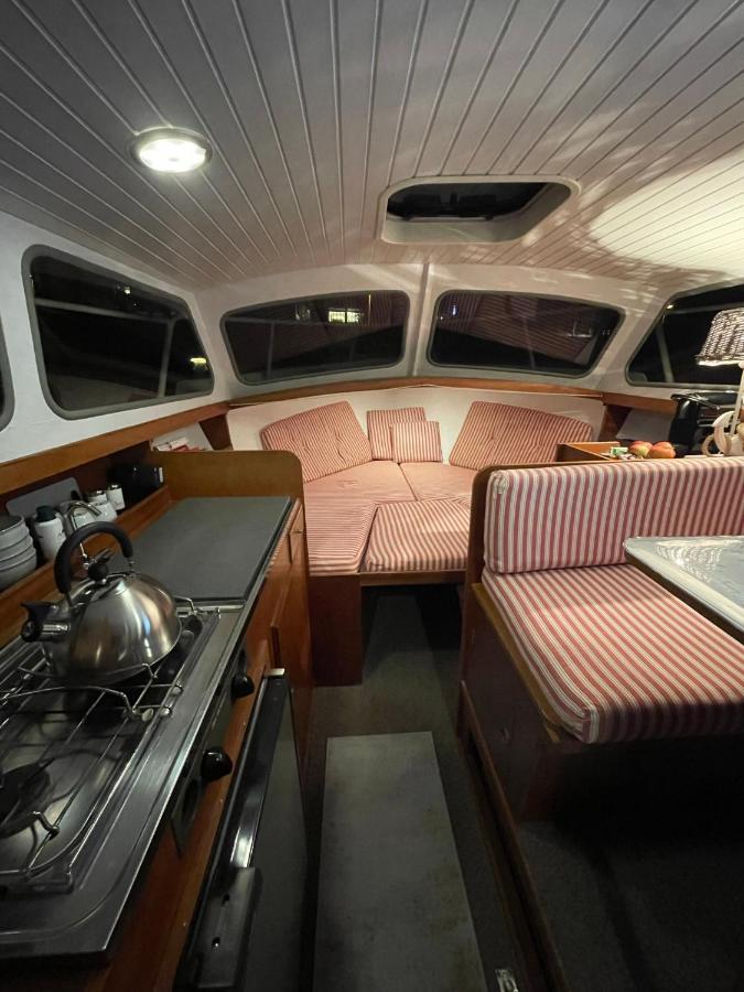 Suesses Motorboot - Bremen Ueberseestadt Exterior foto