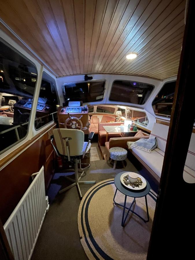 Suesses Motorboot - Bremen Ueberseestadt Exterior foto