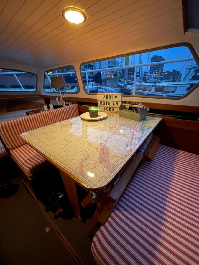 Suesses Motorboot - Bremen Ueberseestadt Exterior foto
